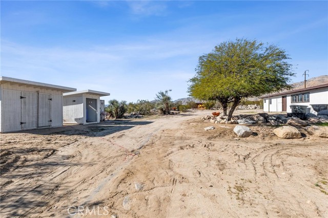 Detail Gallery Image 26 of 64 For 9016 Rose Eden Dr, Morongo Valley,  CA 92256 - 3 Beds | 3 Baths