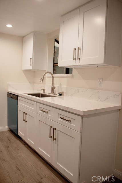 Detail Gallery Image 7 of 16 For 18411 Hatteras St #235,  Tarzana,  CA 91356 - 2 Beds | 2 Baths