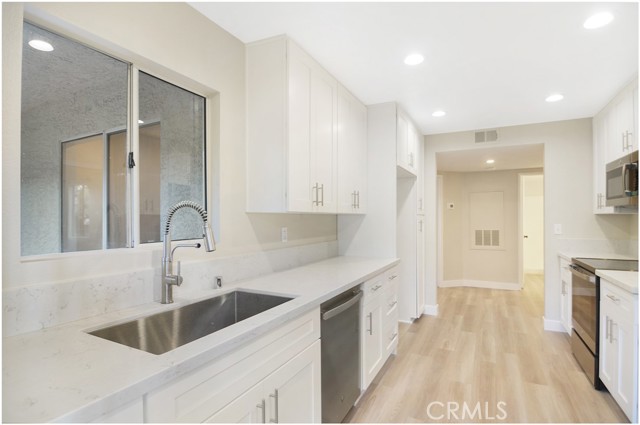 Detail Gallery Image 9 of 41 For 64 Corniche Dr. a,  Dana Point,  CA 92629 - 2 Beds | 2 Baths