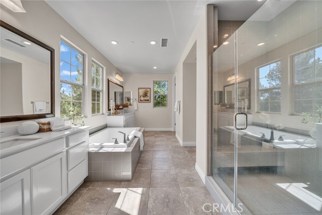 Detail Gallery Image 36 of 70 For 60 Sherwood, Irvine,  CA 92620 - 5 Beds | 6/1 Baths