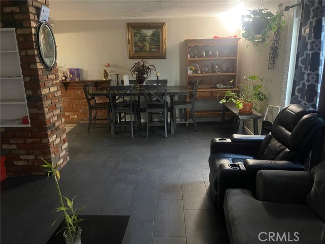 Detail Gallery Image 4 of 10 For 10450 Gramercy Pl., Riverside,  CA 92505 - 5 Beds | 2 Baths