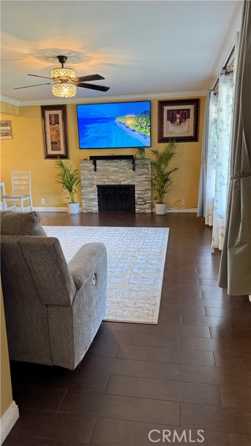 6100 Mckinley Avenue, South Gate CA: https://media.crmls.org/medias/56a9638f-05e2-4067-ba3a-16467b853832.jpg