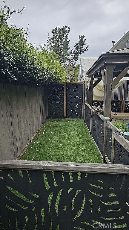 https://media.crmls.org/medias/56a9734c-304b-4a55-bcb4-fd68c4c3ec9a.jpg?preset=X-Large