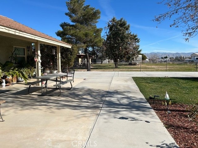 Detail Gallery Image 6 of 13 For 14989 Cedar, Hesperia,  CA 92345 - 3 Beds | 2 Baths