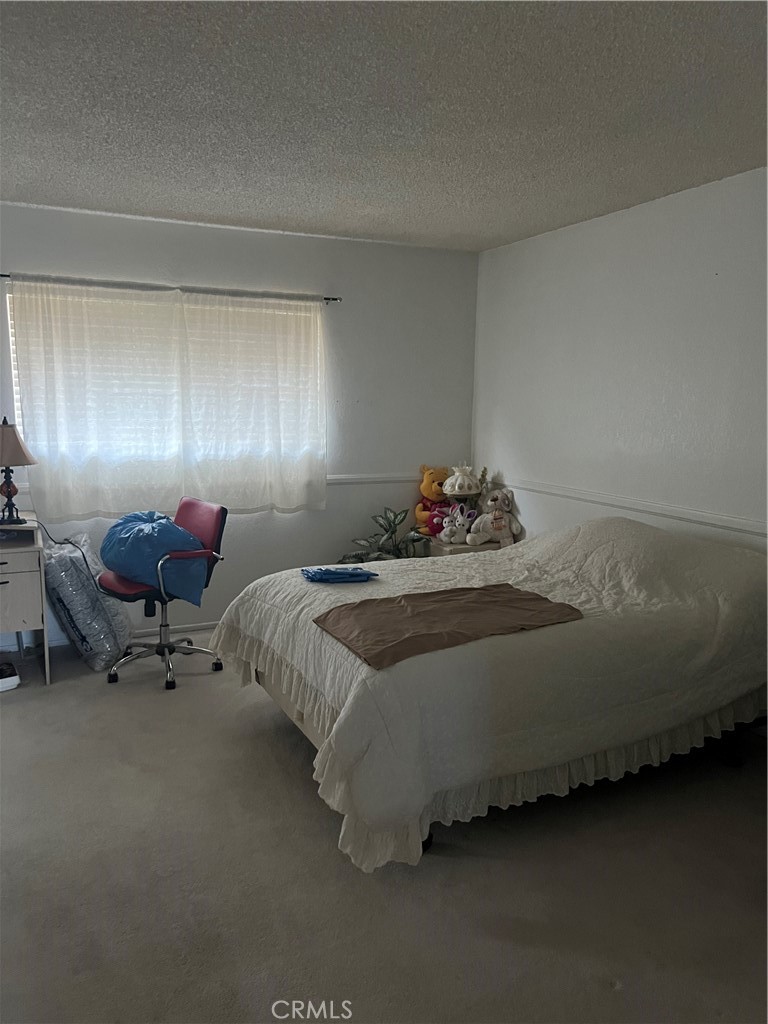 https://media.crmls.org/medias/56a9fe4e-7c95-44be-8656-4774293325ee.jpg?preset=X-Large