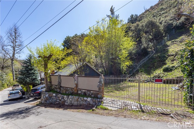 Image 11 of 49 For 13995 Hazel Drive