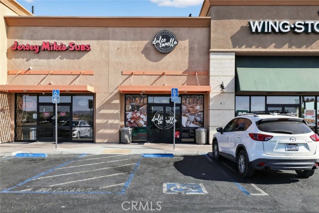 13257 Main Street, Hesperia CA: https://media.crmls.org/medias/56ab5b68-1ffe-4343-b336-e5eef7cb4d76.jpg