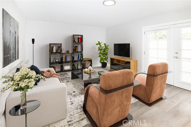 10108 Cozycroft Avenue photo 8