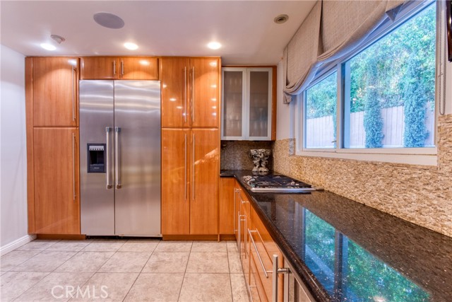 Detail Gallery Image 11 of 52 For 7796 Skyhill Drive, Los Angeles,  CA 90068 - 5 Beds | 3 Baths