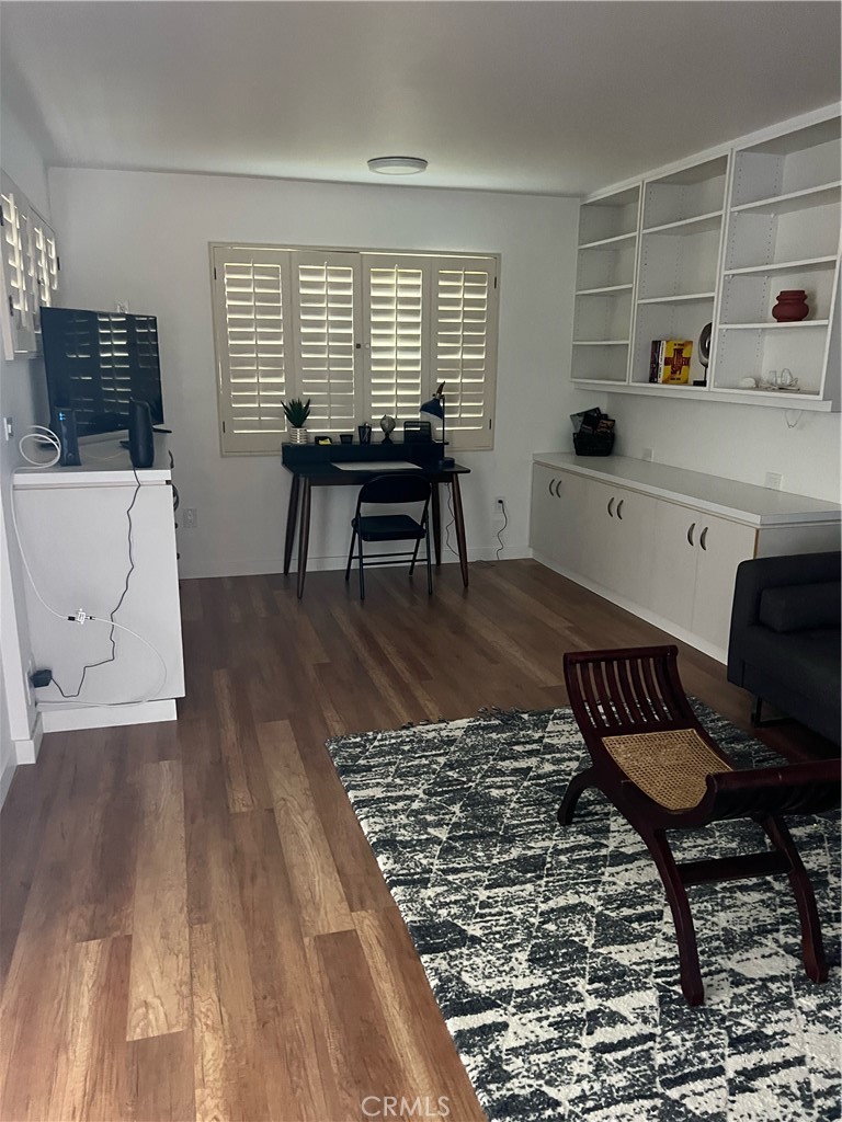 MLS #OC22136394 img 2