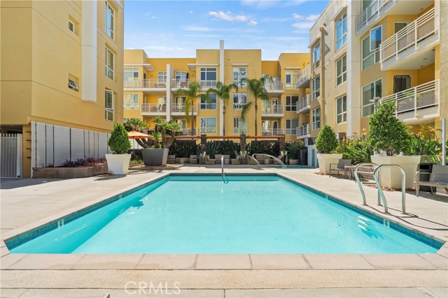 Detail Gallery Image 19 of 34 For 21301 Erwin #206,  Woodland Hills,  CA 91367 - 2 Beds | 2 Baths