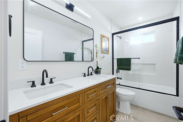 Detail Gallery Image 23 of 51 For 5104 8th Ave, Los Angeles,  CA 90043 - 4 Beds | 3 Baths