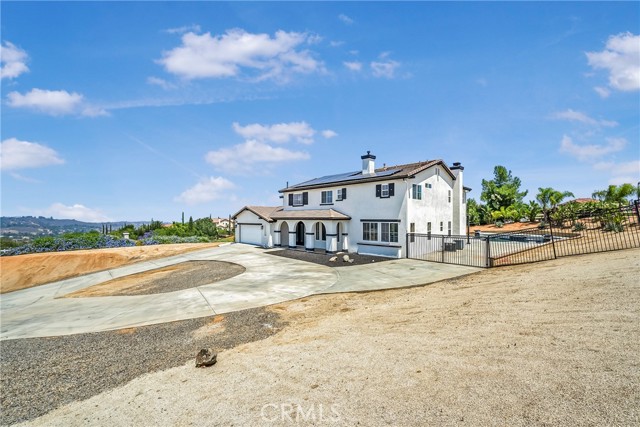 17530 Dry Run Court, Riverside CA: https://media.crmls.org/medias/56afe075-10b7-4279-aba7-a89bd9e5d0f4.jpg