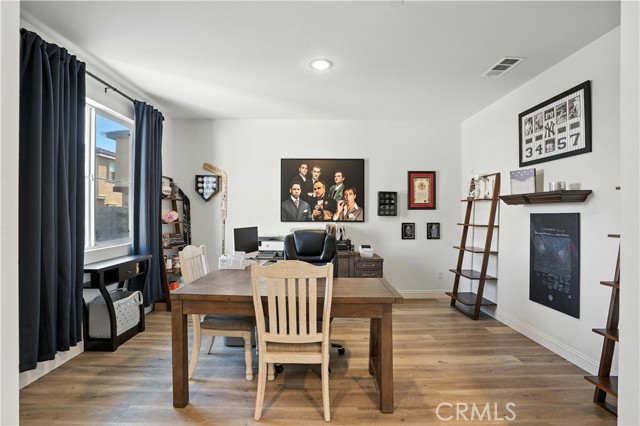 Detail Gallery Image 14 of 75 For 11715 Periwinkle Pl, Jurupa Valley,  CA 91752 - 6 Beds | 4/1 Baths