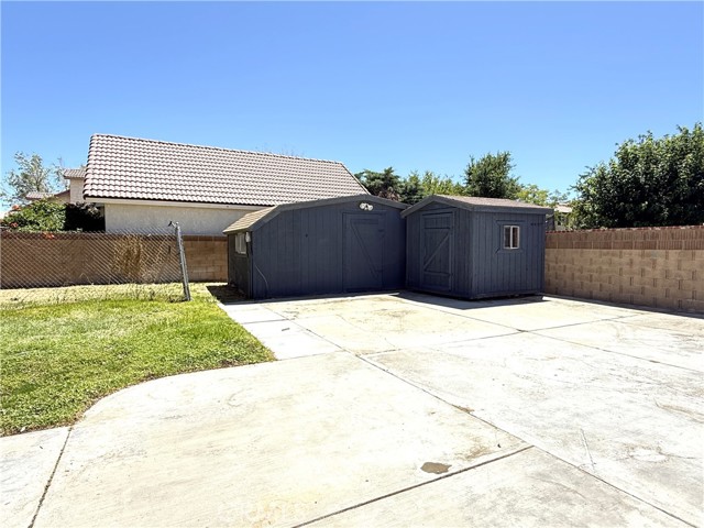 3318 Denise Street, Lancaster CA: https://media.crmls.org/medias/56b2069d-cdb0-4058-9d1a-cc13ecc6b4d7.jpg