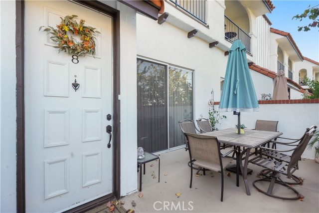 Detail Gallery Image 2 of 37 For 10030 Owensmouth Ave #8,  Chatsworth,  CA 91311 - 2 Beds | 2 Baths