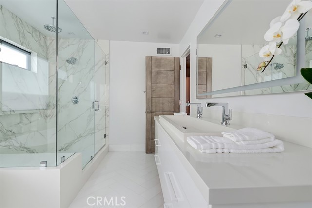 Detail Gallery Image 24 of 35 For 1208 the Strand #C,  Manhattan Beach,  CA 90266 - 3 Beds | 3 Baths