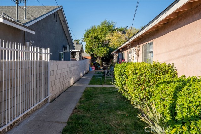 Detail Gallery Image 3 of 13 For 648 N Crescent Ave, San Bernardino,  CA 92410 - – Beds | – Baths