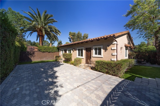 Detail Gallery Image 4 of 27 For 19617 Oxnard St, Tarzana,  CA 91356 - 3 Beds | 2 Baths