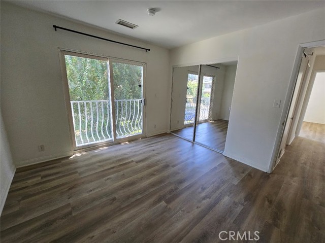 Detail Gallery Image 7 of 10 For 14701 Dickens St, Sherman Oaks,  CA 91403 - 2 Beds | 1 Baths