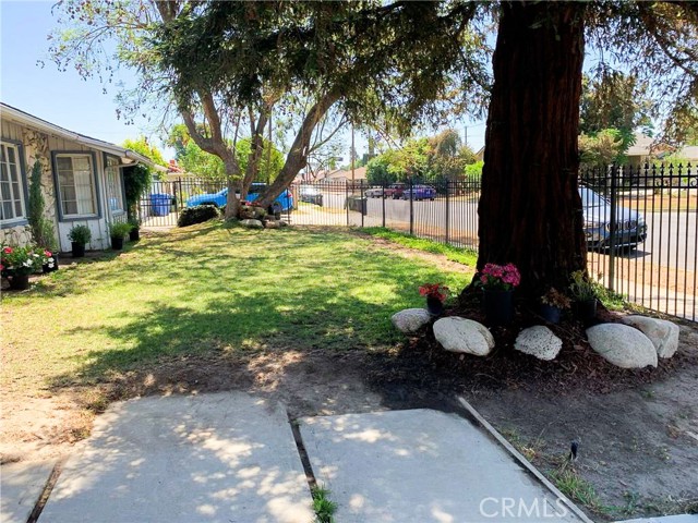 Detail Gallery Image 2 of 14 For 17033 Rayen, Northridge,  CA 91325 - 4 Beds | 3 Baths
