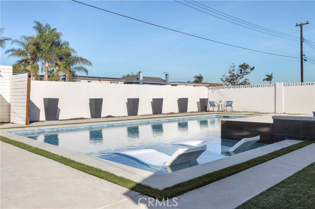 Image 38 of 53 For 8326 Fontainbleau Way