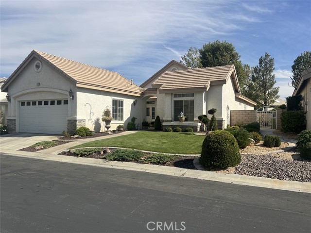 Detail Gallery Image 1 of 1 For 11231 Country Club Dr., Apple Valley,  CA 92308 - 2 Beds | 2 Baths