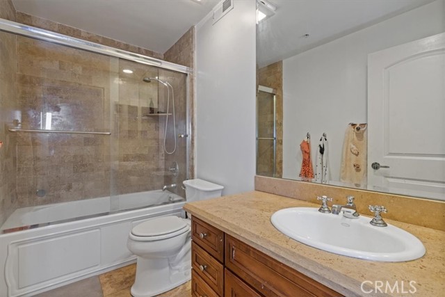 Detail Gallery Image 26 of 31 For 12026 Hoffman Steet #101,  Studio City,  CA 91604 - 3 Beds | 3 Baths