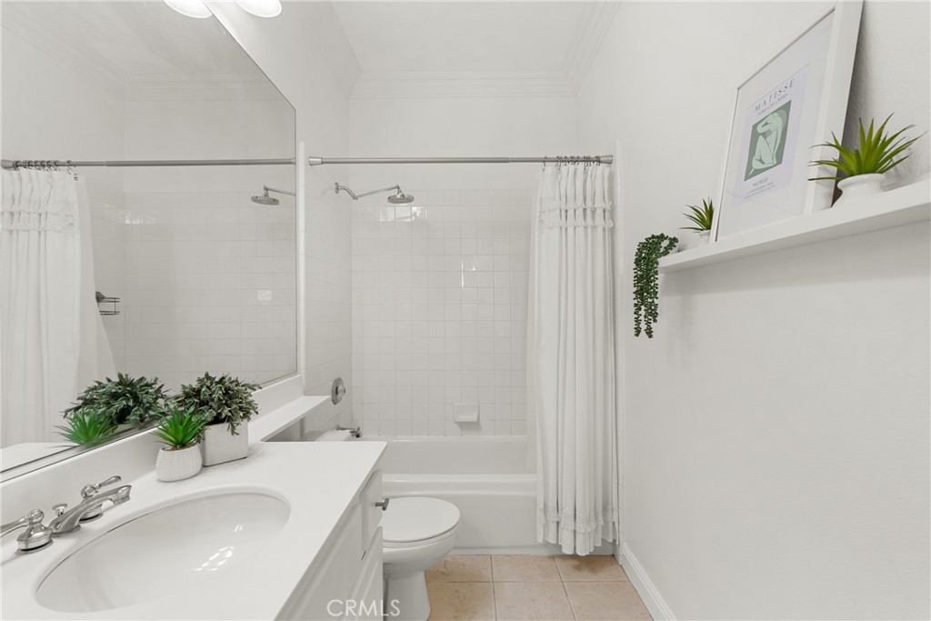 https://media.crmls.org/medias/56b694c1-835d-44c6-8f68-c2d73c4ecbd3.jpg?preset=X-Large