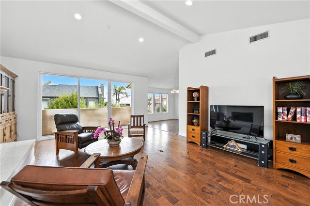 4931 Shoreline Way, Oxnard CA: https://media.crmls.org/medias/56b7f914-946a-476d-8a86-71cda9d08b2a.jpg
