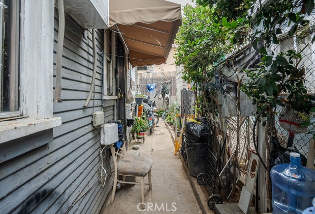 635 W Avenue 28, Los Angeles CA: https://media.crmls.org/medias/56b812fe-8370-4ec1-91d5-625c8552e142.jpg