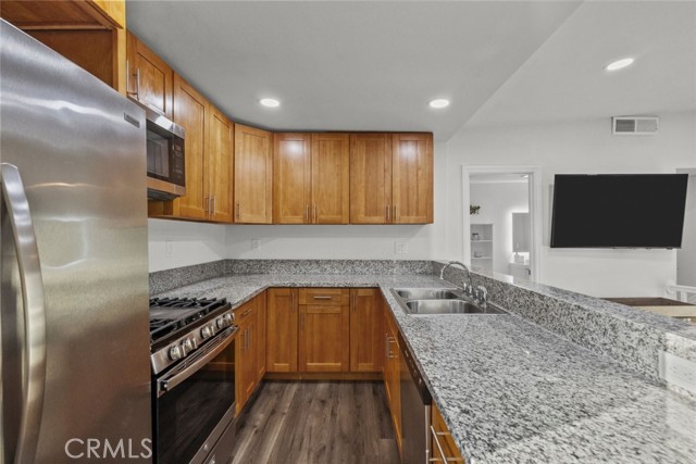 Detail Gallery Image 13 of 36 For 1523 E Windsor Rd 209a,  Glendale,  CA 91205 - 2 Beds | 1/1 Baths