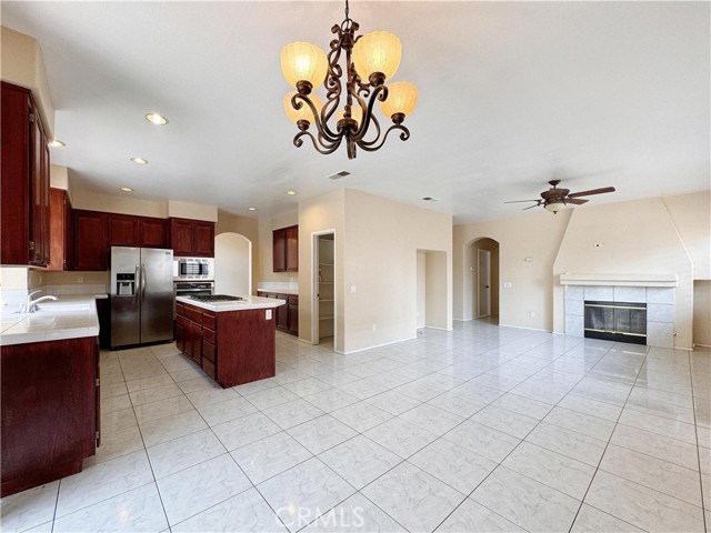 Detail Gallery Image 10 of 33 For 8747 Chesapeake Ln, Riverside,  CA 92508 - 4 Beds | 3 Baths