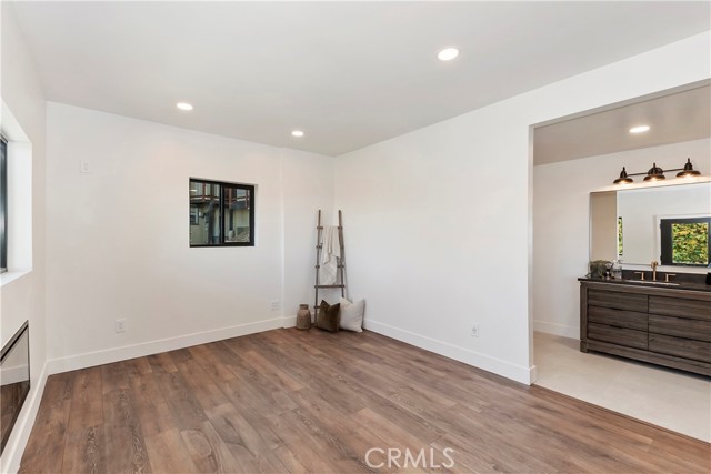1227 Klondike Drive, Lake Arrowhead CA: https://media.crmls.org/medias/56b89fb9-0700-4da3-8f37-9a953a42a239.jpg