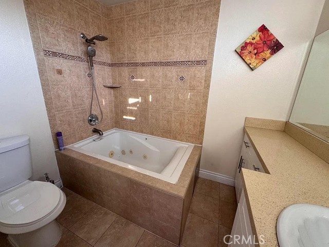 Detail Gallery Image 9 of 16 For 13243 Vanowen #5,  North Hollywood,  CA 91605 - 2 Beds | 3 Baths