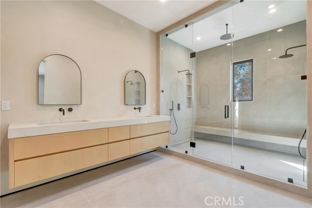 Detail Gallery Image 17 of 21 For 5149 Beeman Ave, Valley Village,  CA 91607 - 6 Beds | 6 Baths