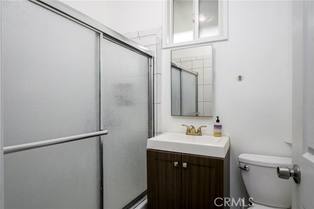 Detail Gallery Image 15 of 24 For 665 Cypress Ave, Los Angeles,  CA 90065 - 3 Beds | 2 Baths