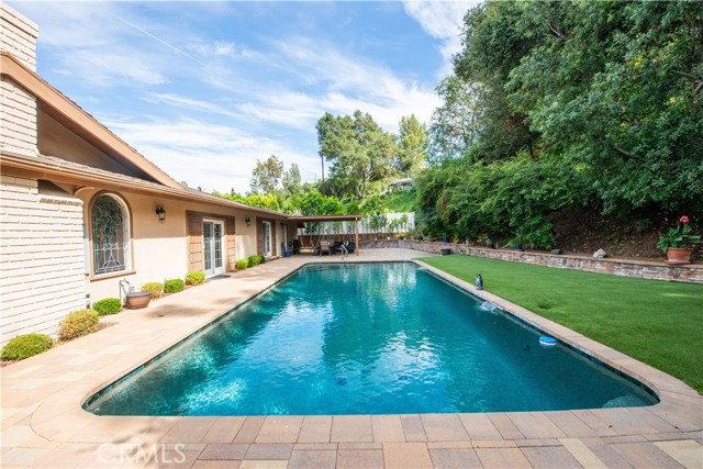 Detail Gallery Image 21 of 26 For 16534 Bosque Dr, Encino,  CA 91436 - 3 Beds | 2/1 Baths