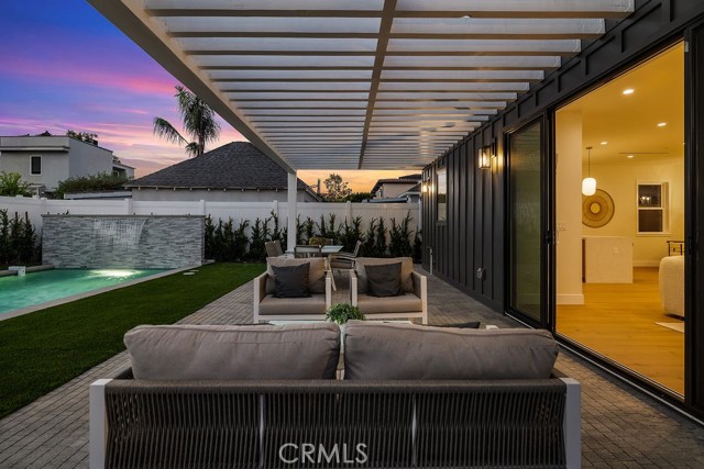 Detail Gallery Image 24 of 31 For 4831 Sancola, Toluca Lake,  CA 91601 - 4 Beds | 4 Baths