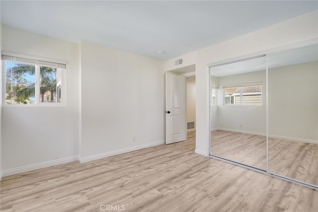 MLS #OC25275335 image #25