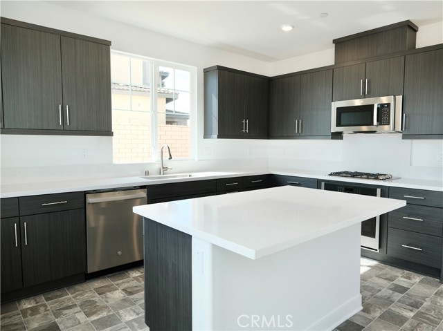 Detail Gallery Image 3 of 44 For 30770 White Pines Dr, Menifee,  CA 92584 - 3 Beds | 2/1 Baths