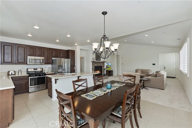 218 Crimson Circle, Big Bear City CA: https://media.crmls.org/medias/56bc0f02-925c-44f6-b6d0-a4aaac958f78.jpg