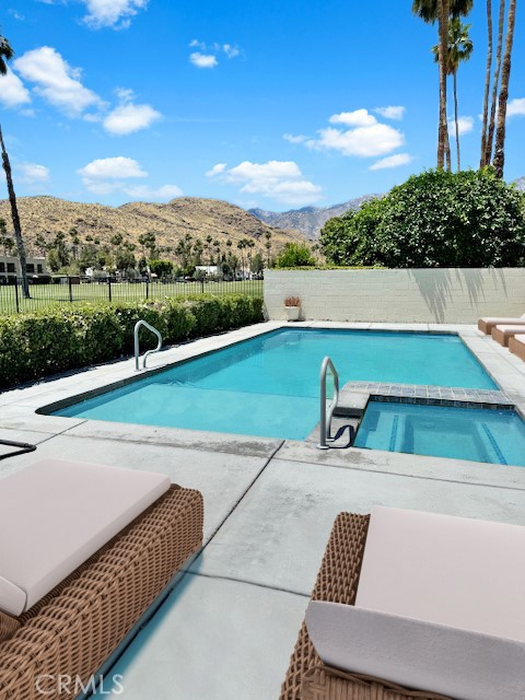 Detail Gallery Image 9 of 20 For 5275 E Lakeside Dr, Palm Springs,  CA 92264 - 3 Beds | 2/1 Baths