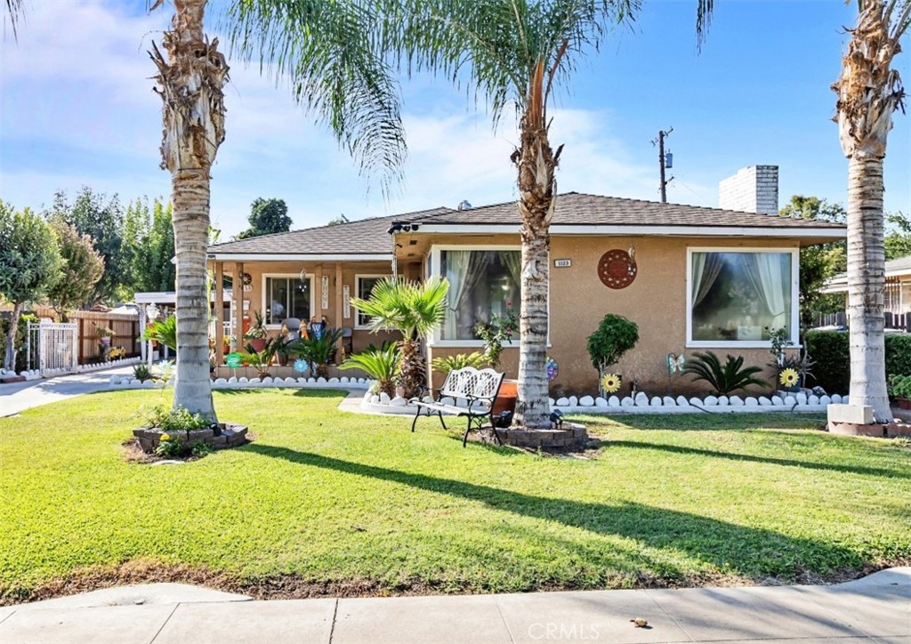 1123 W Garland Avenue, Fresno, CA 93705