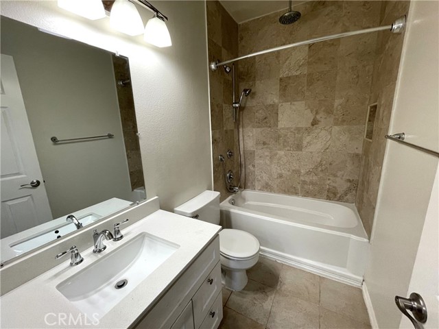 Detail Gallery Image 8 of 14 For 555 Maine Ave #313,  Long Beach,  CA 90802 - 2 Beds | 2 Baths