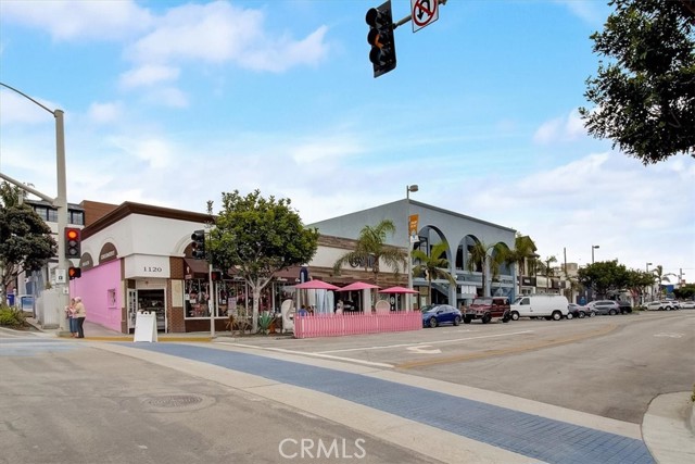 609 15th Street, Manhattan Beach, California 90266, 5 Bedrooms Bedrooms, ,1 BathroomBathrooms,Residential,Sold,15th,SB21193724