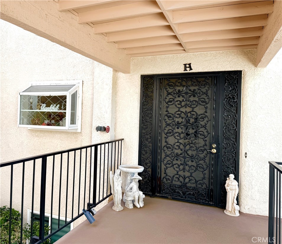 5519 Paseo Del Lago E #2H