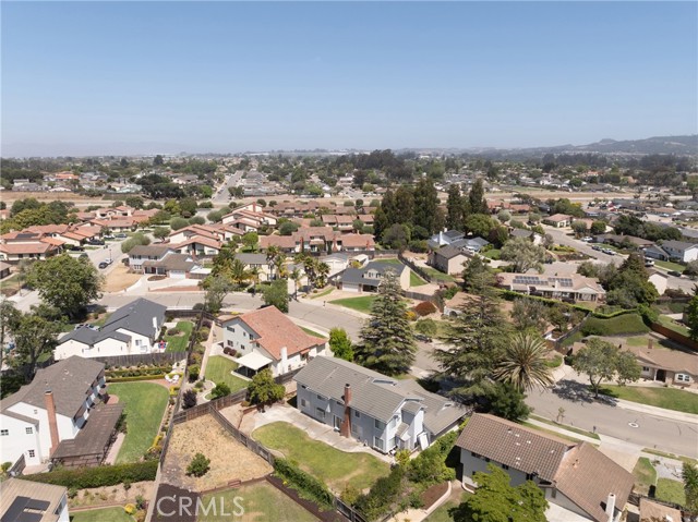 4565 Lamplighter Lane, Santa Maria CA: https://media.crmls.org/medias/56be2606-1c72-421e-a19a-5074dbfc5847.jpg