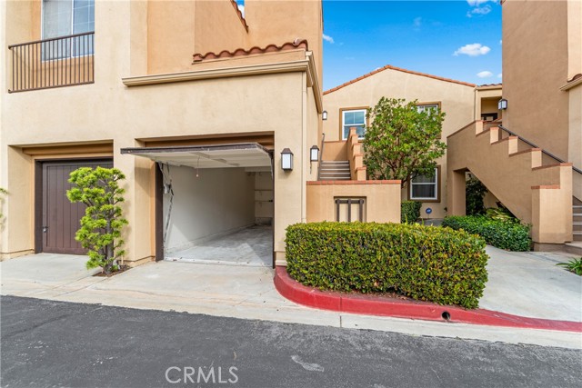 68 Verdin Lane, Aliso Viejo CA: https://media.crmls.org/medias/56bea8f8-7a35-4e61-a8cd-e810fe282ff9.jpg