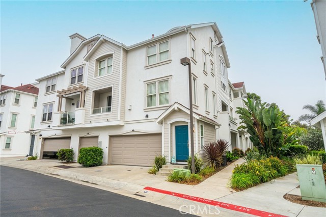 Detail Gallery Image 1 of 1 For 805 Harbor Cliff Way #218,  Oceanside,  CA 92054 - 3 Beds | 3/1 Baths